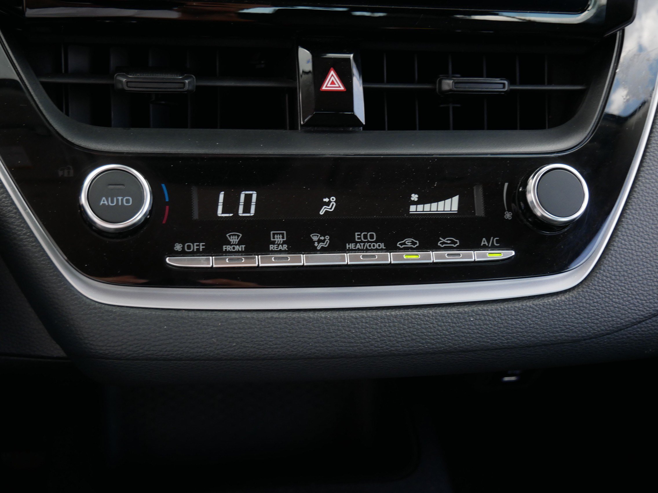 Used 2024 Toyota Corolla LE FWD image 23