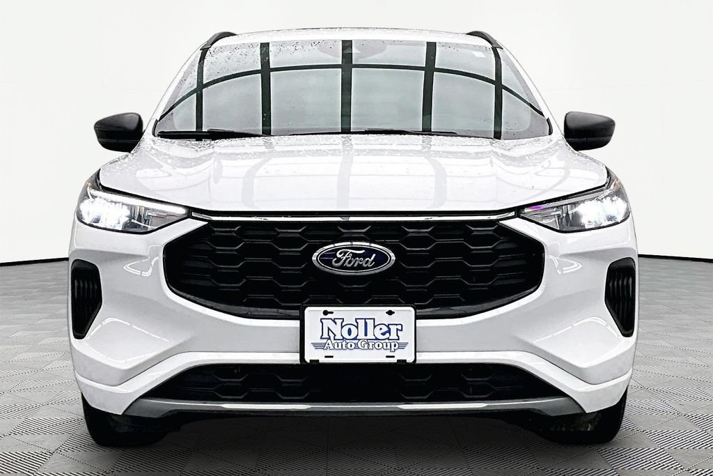 Certified 2023 Ford Escape ST-Line w/ Equipment Group 301A FWD image 3