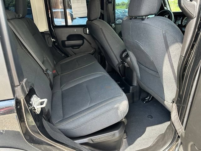 Used 2024 Jeep Wrangler Unlimited AWD/4WD image 11