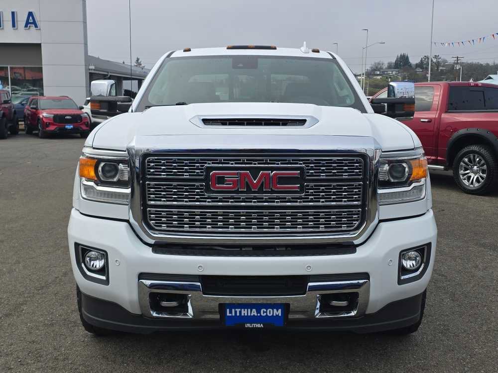 Used 2019 GMC Sierra 3500 Denali w/ Duramax Plus Package image 9