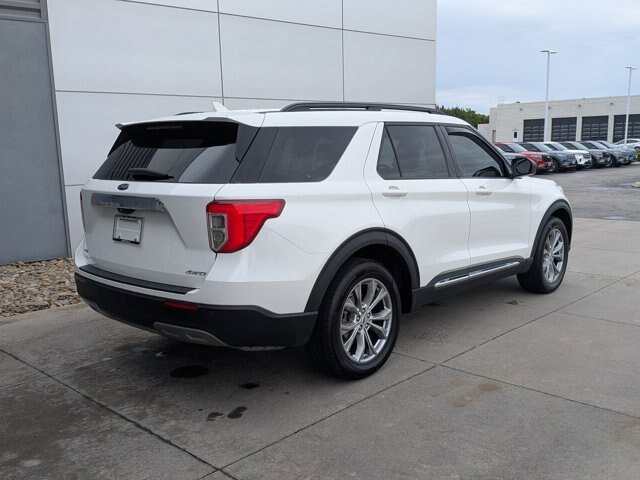 Certified 2023 Ford Explorer XLT w/ Equipment Group 202A AWD/4WD image 4
