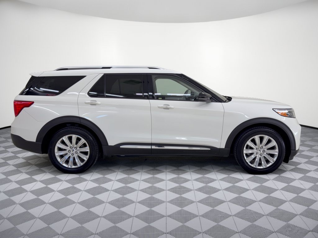 Certified 2022 Ford Explorer Limited w/ Equipment Group 301A RWD image 8