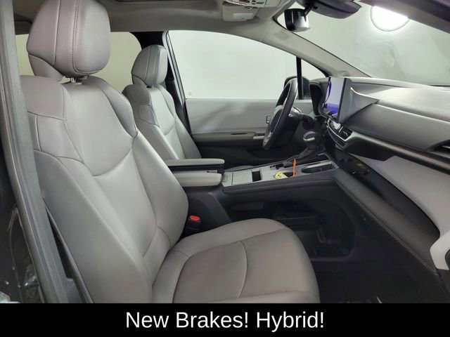 Used 2025 Toyota Sienna XLE w/ XLE Plus Package image 17