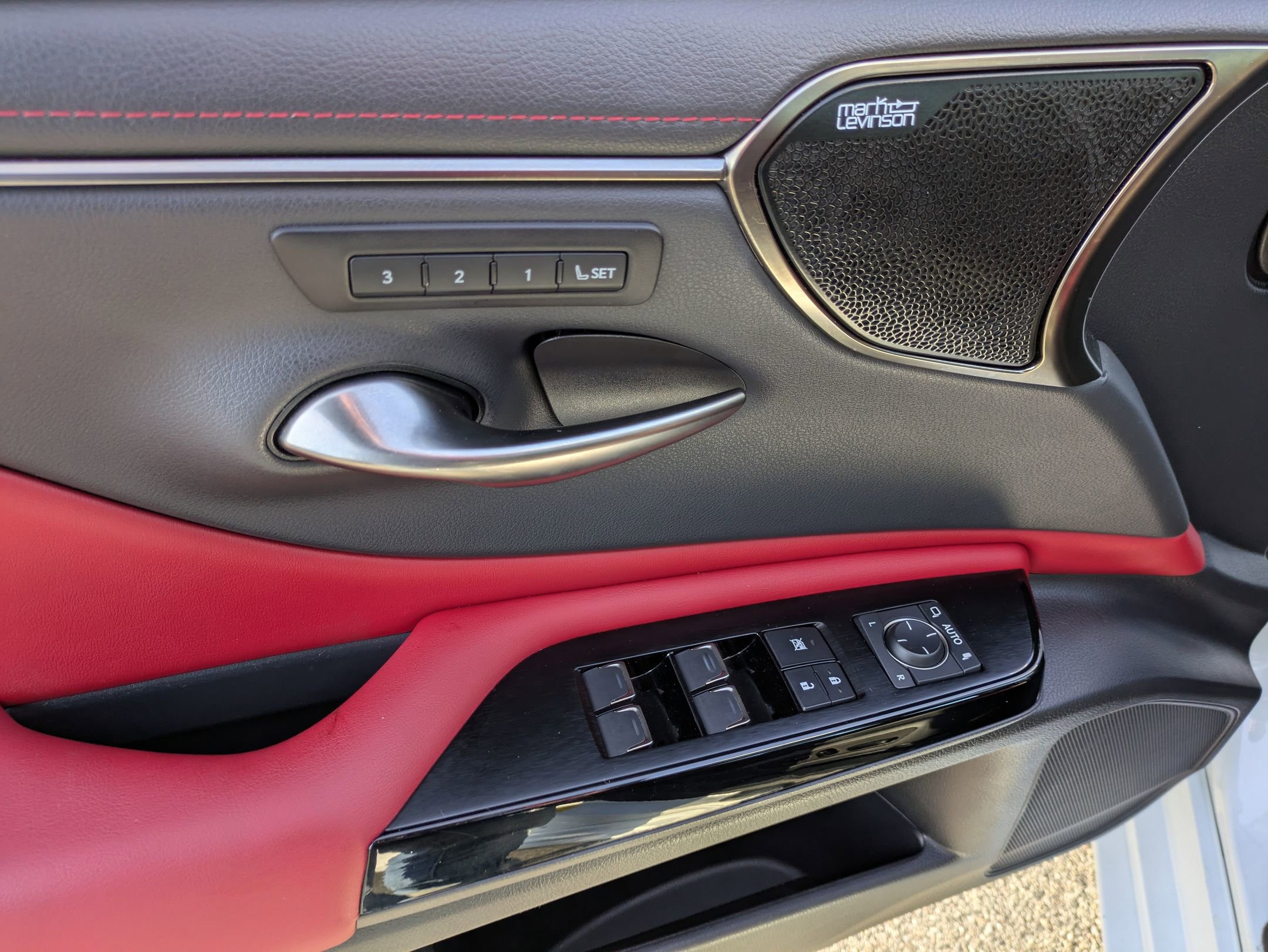 Used 2022 Lexus ES 350 F Sport w/ Accessory Package 2 FWD image 16