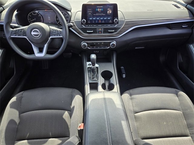 Used 2025 Nissan Altima 2.5 SV image 13