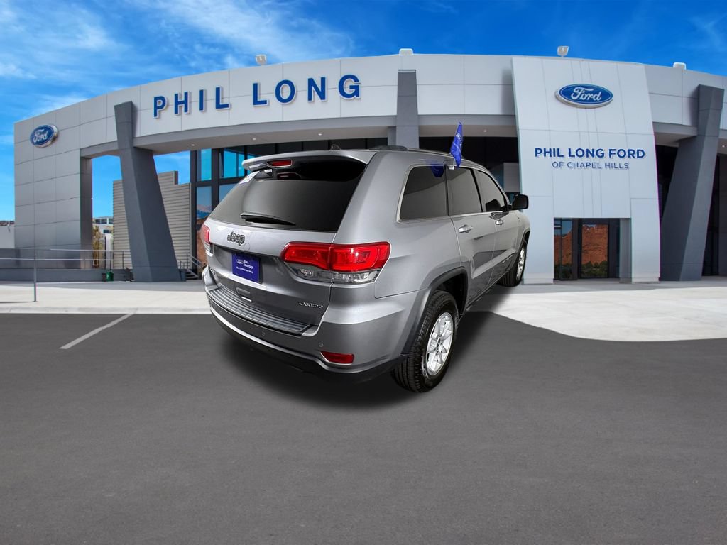 Used 2019 Jeep Grand Cherokee Laredo AWD/4WD image 5