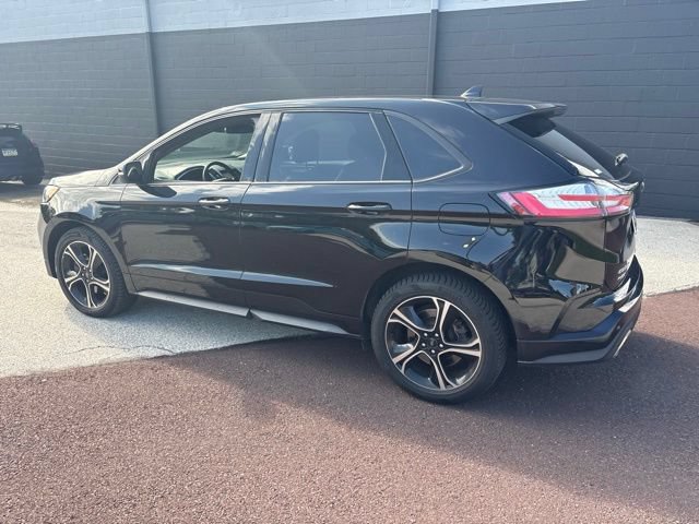 Certified 2019 Ford Edge ST w/ Cold Weather Package AWD/4WD image 30