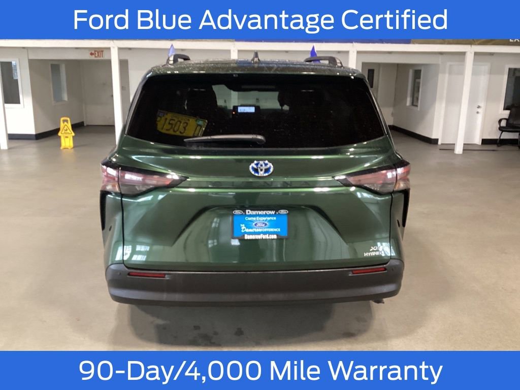 Used 2023 Toyota Sienna XLE image 5