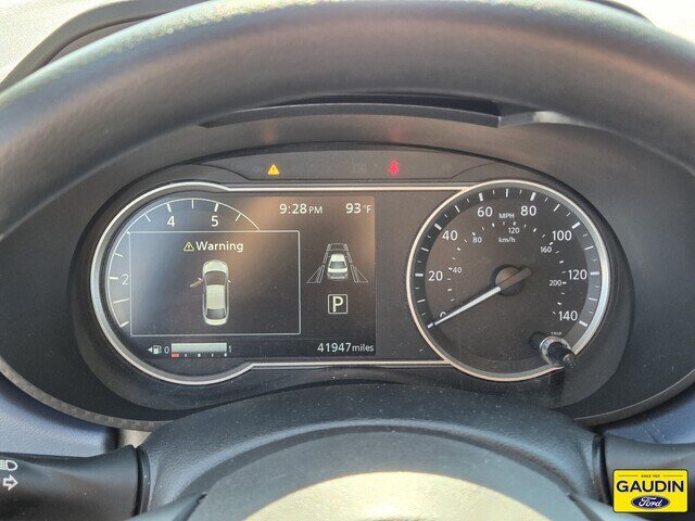 Used 2025 Nissan Versa SV FWD image 20