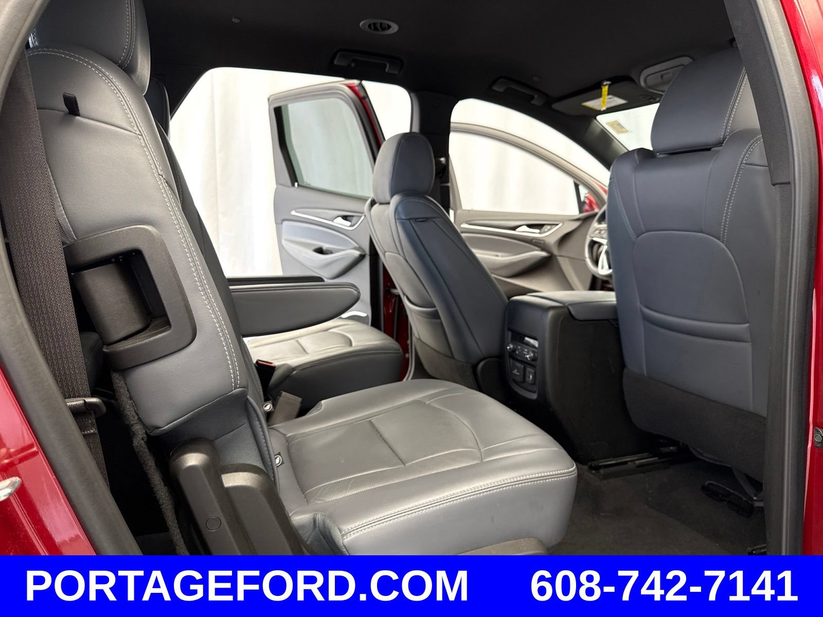 Used 2024 Buick Enclave Premium AWD/4WD image 32