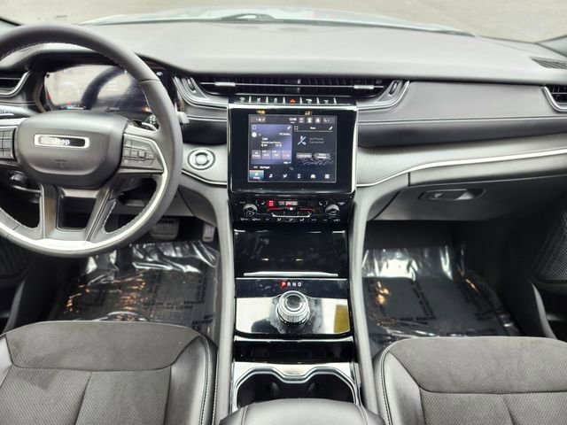 Used 2023 Jeep Grand Cherokee L Altitude AWD/4WD image 14