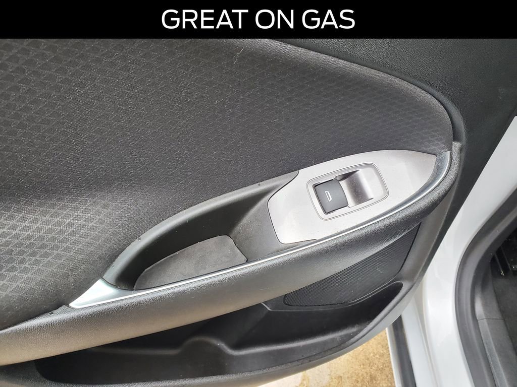 Used 2020 Chevrolet Malibu LT FWD image 12