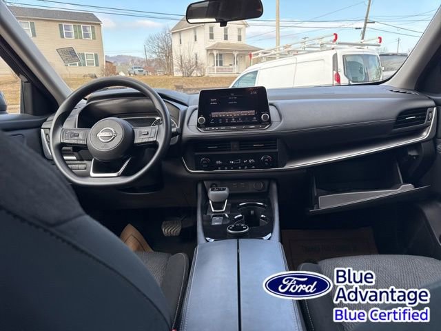 Used 2024 Nissan Rogue SV image 36