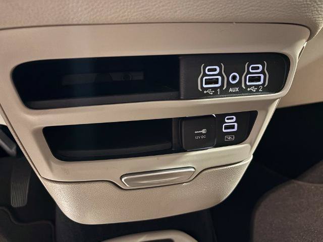 Used 2022 Chrysler Pacifica Touring-L FWD image 16