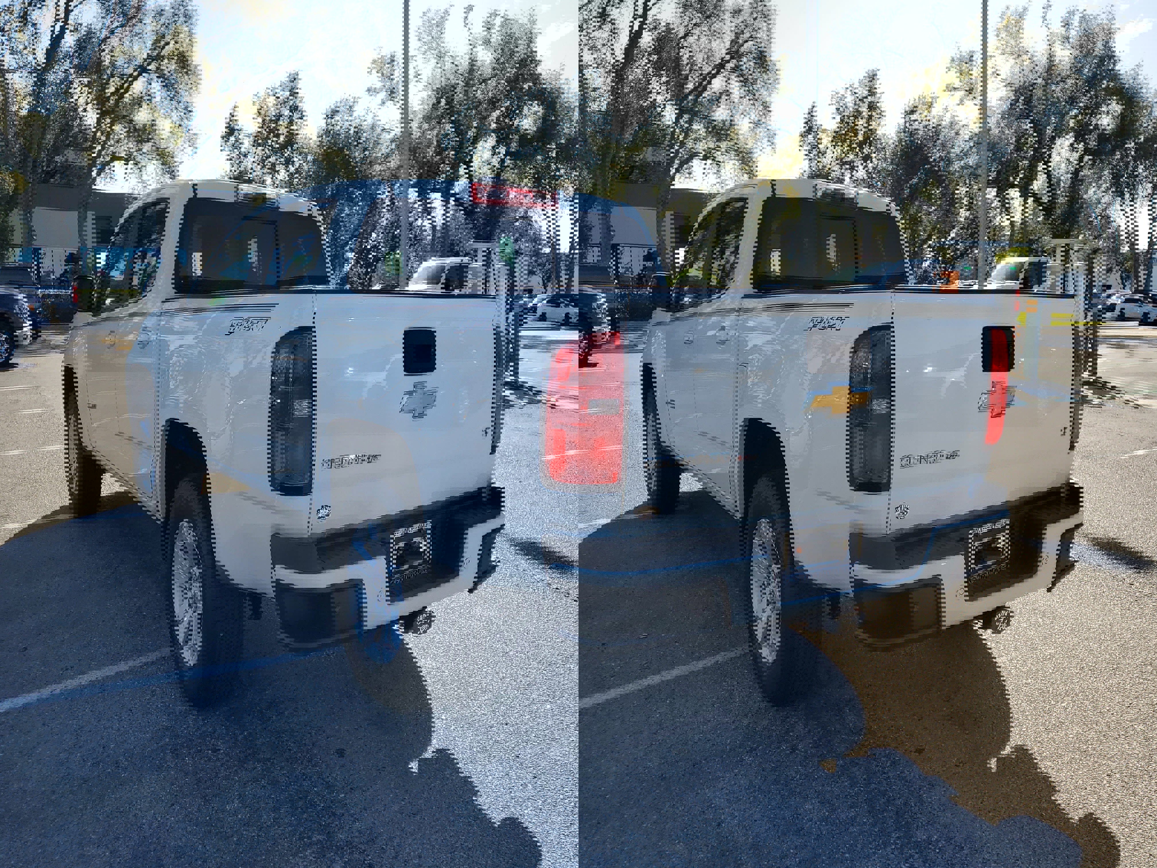 Used 2020 Chevrolet Colorado LT w/ Luxury Package image 3