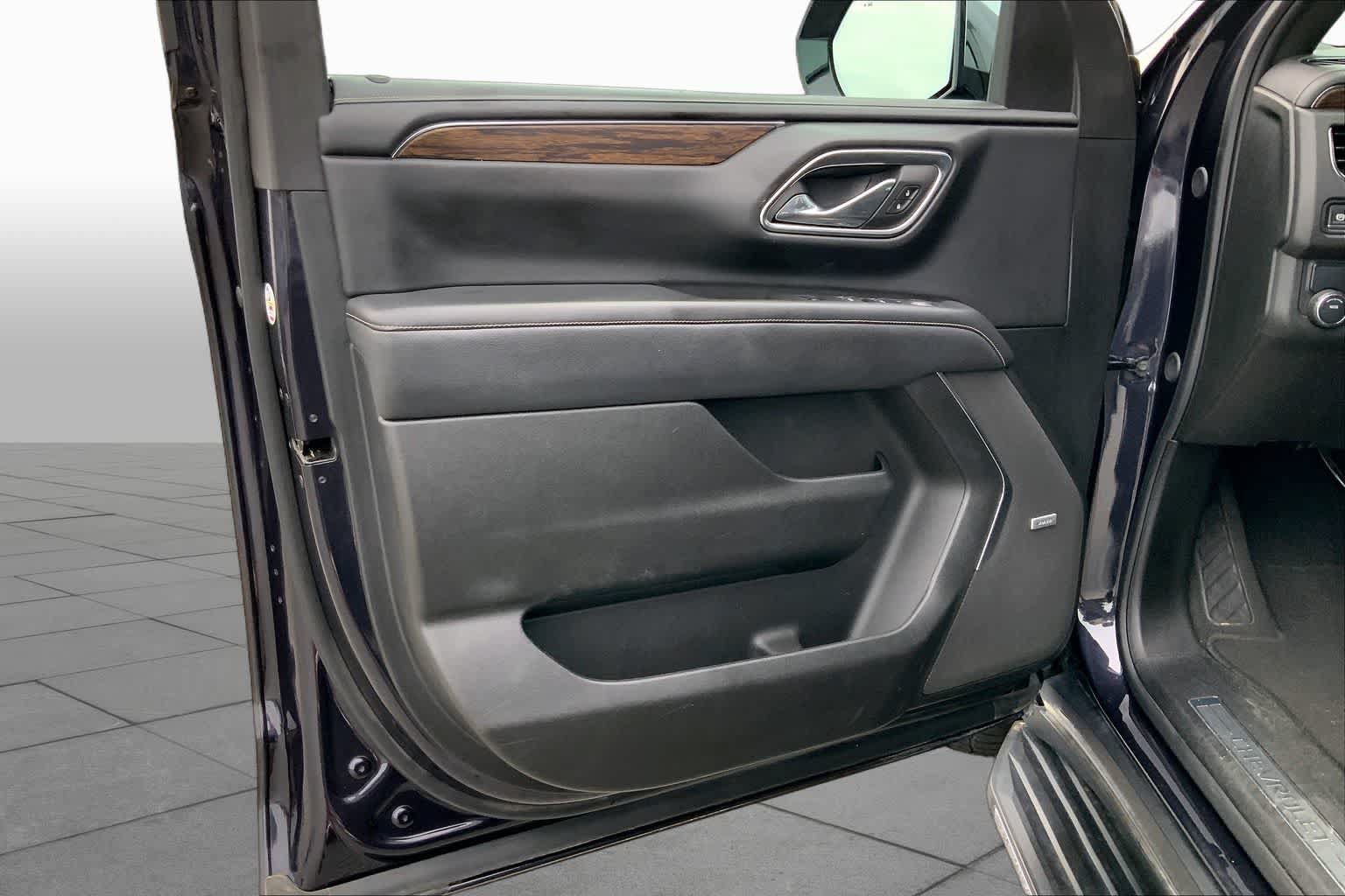 Used 2024 Chevrolet Tahoe Premier RWD image 20