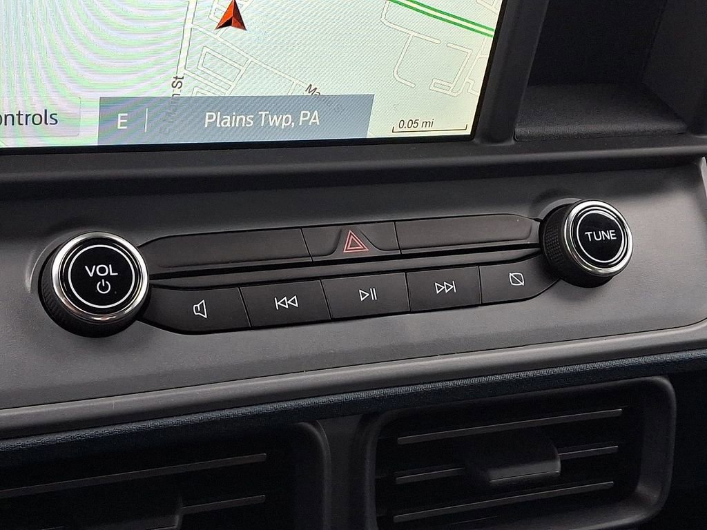 Certified 2024 Ford Maverick Lariat w/ Black Appearance Package image 17