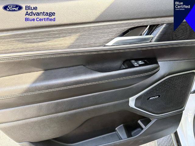 Used 2024 Jeep Wagoneer Series II w/ Flexible Seating Group AWD/4WD image 11