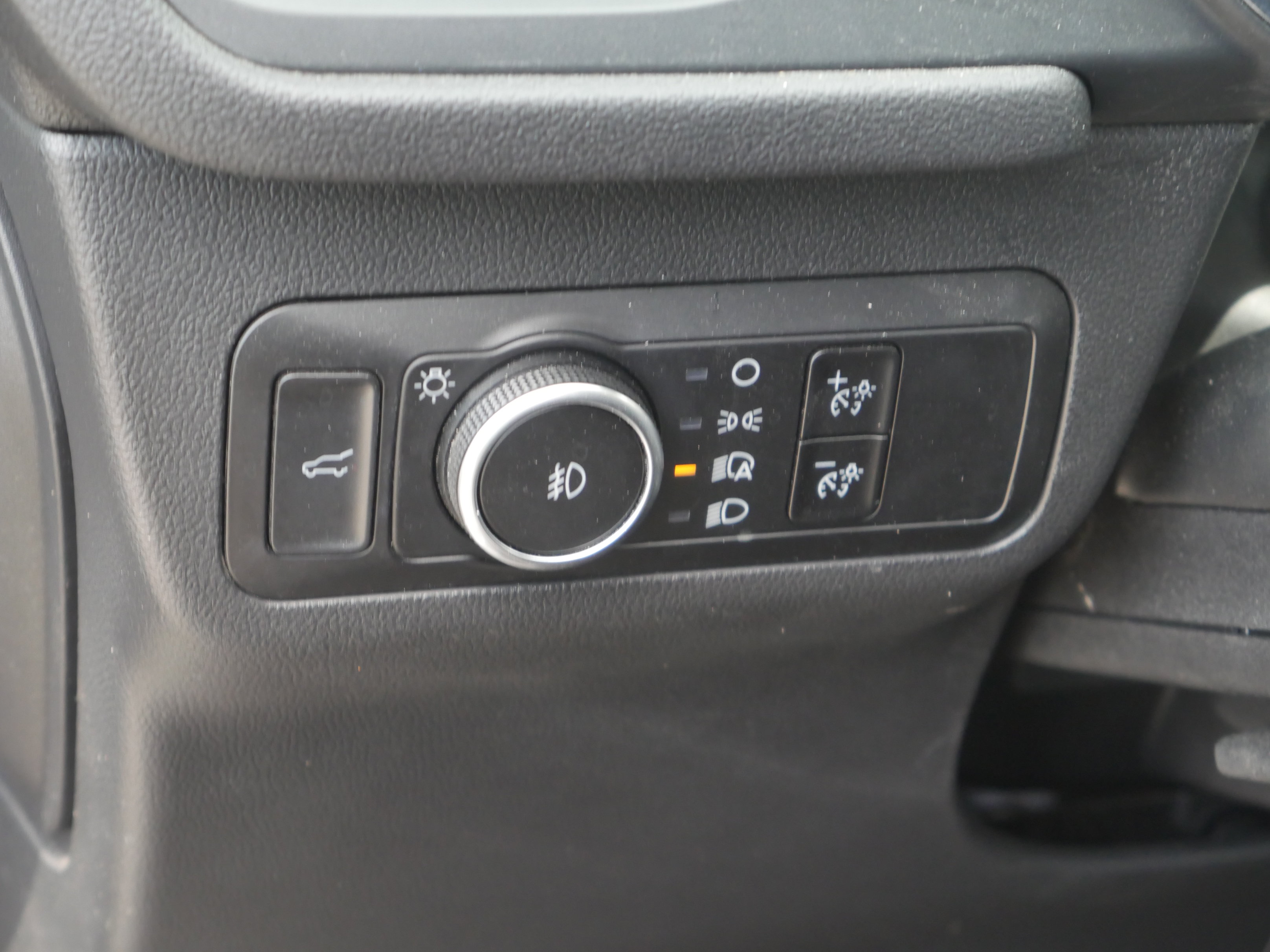 Certified 2025 Ford Escape Platinum AWD/4WD image 5