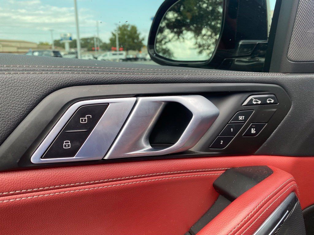 Used 2020 BMW X6 M50i AWD/4WD image 14
