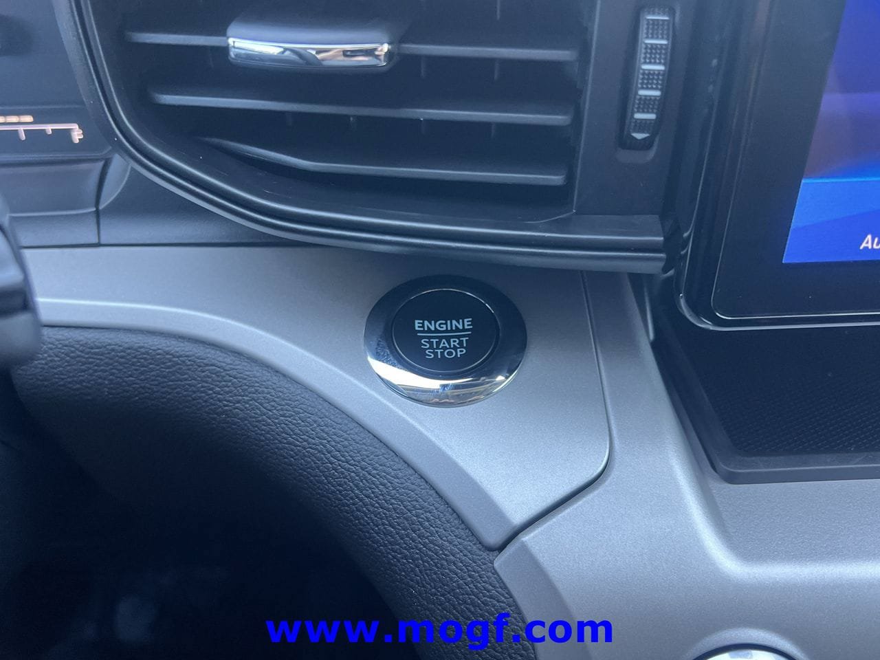 Certified 2023 Ford Explorer XLT RWD image 9