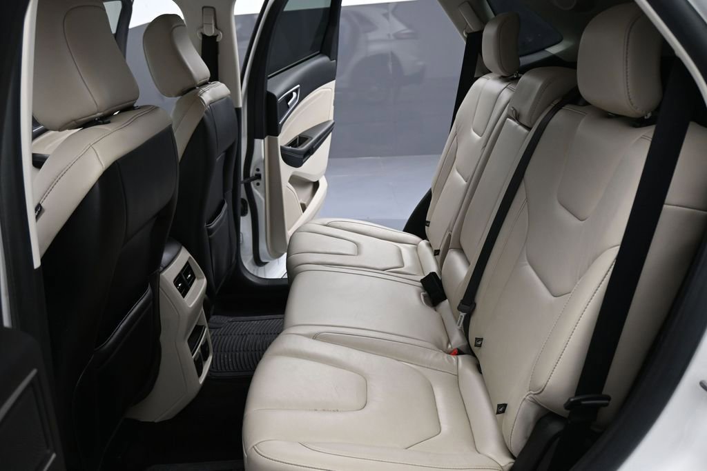 Certified 2020 Ford Edge Titanium FWD image 19