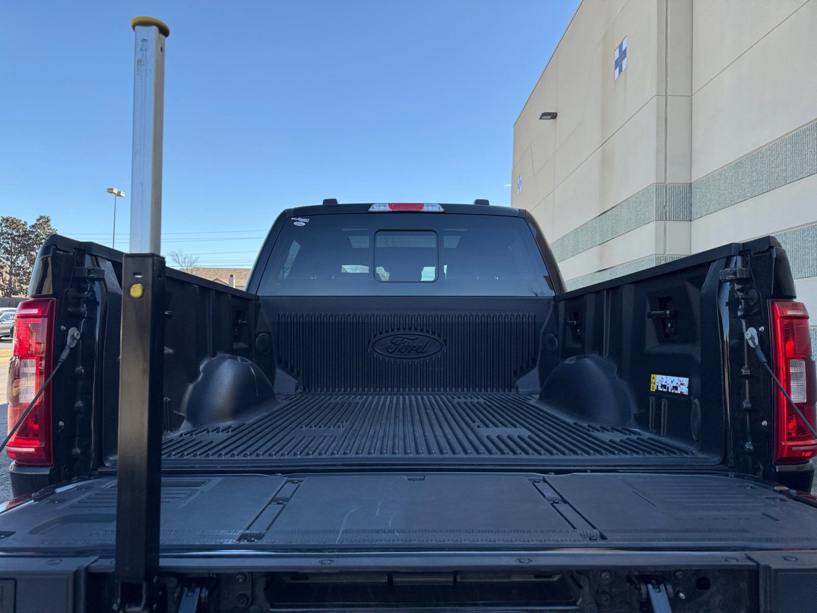 Certified 2022 Ford F150 XLT w/ Equipment Group 302A High image 18