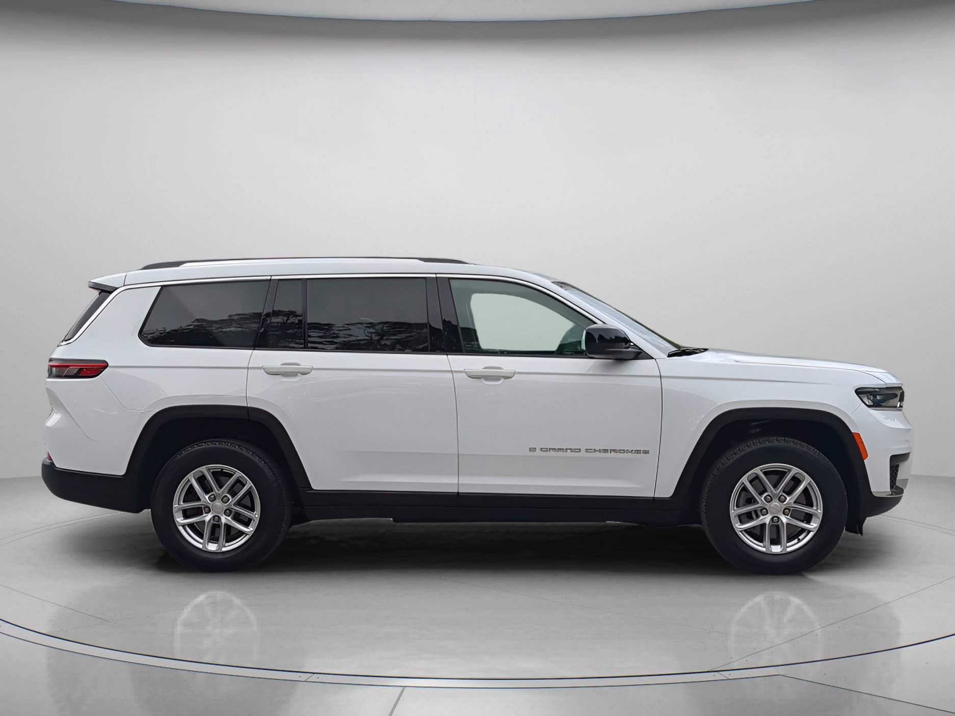 Used 2024 Jeep Grand Cherokee L Laredo AWD/4WD image 39