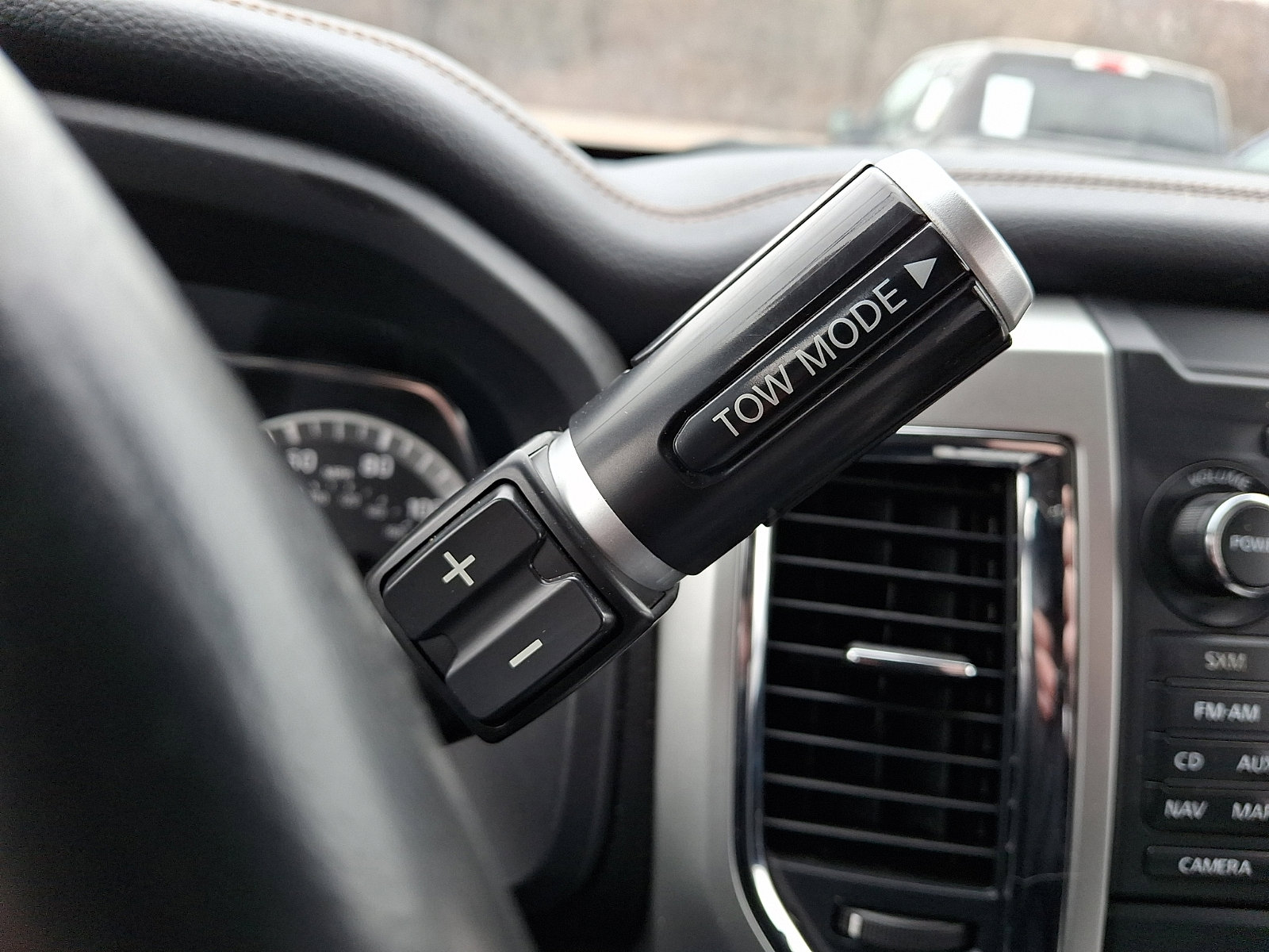 Used 2017 Nissan Titan SL AWD/4WD image 22