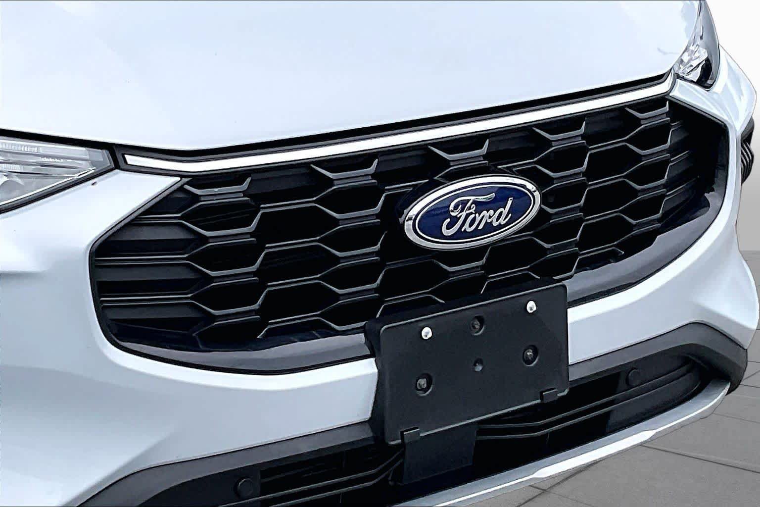 Certified 2025 Ford Escape ST-Line w/ Tech Pack #1 FWD image 22
