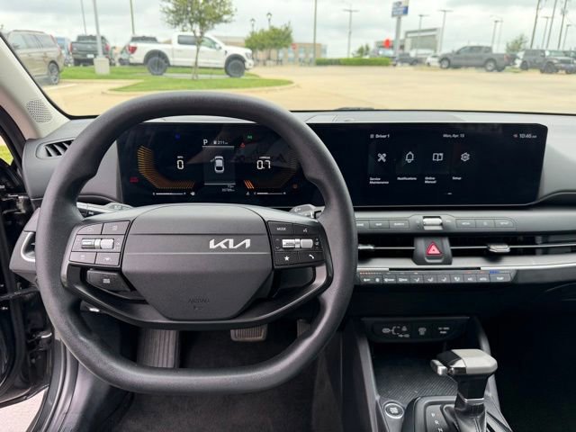 Used 2025 Kia K4 LXS FWD image 12