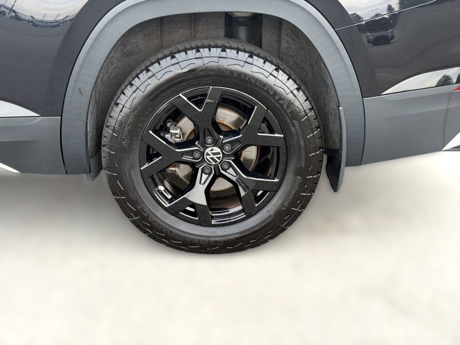 Used 2024 Volkswagen Atlas Peak Edition SE AWD/4WD image 12