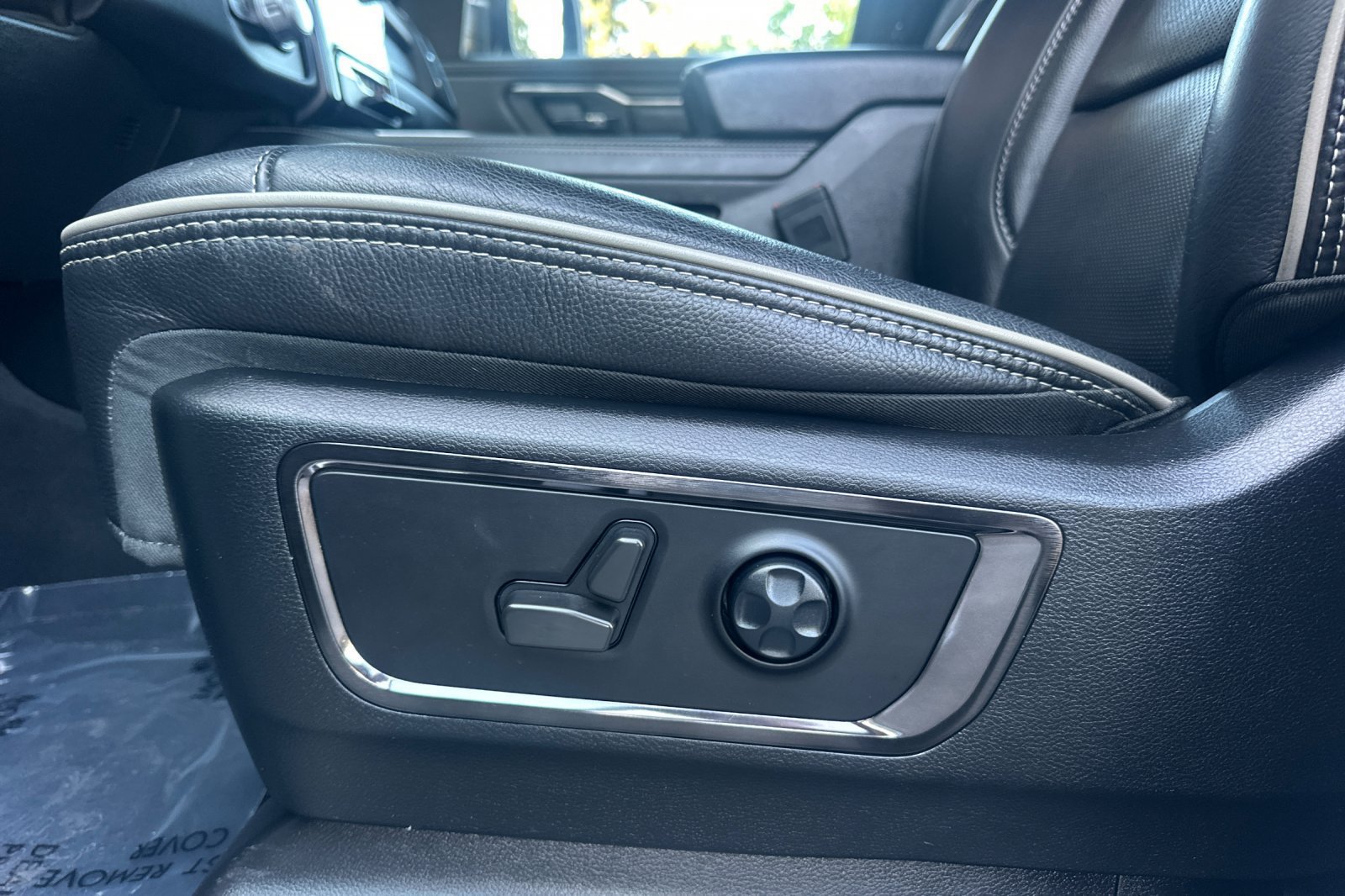 Used 2023 RAM 1500 Limited AWD/4WD image 13