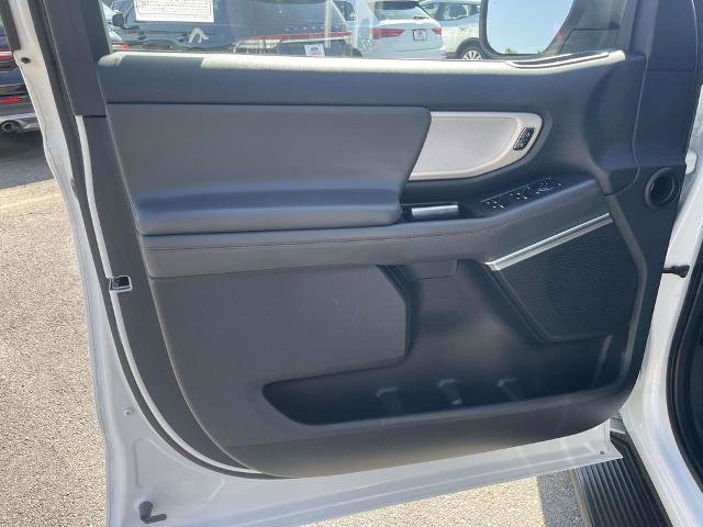 Certified 2025 Ford Expedition Active AWD/4WD image 17
