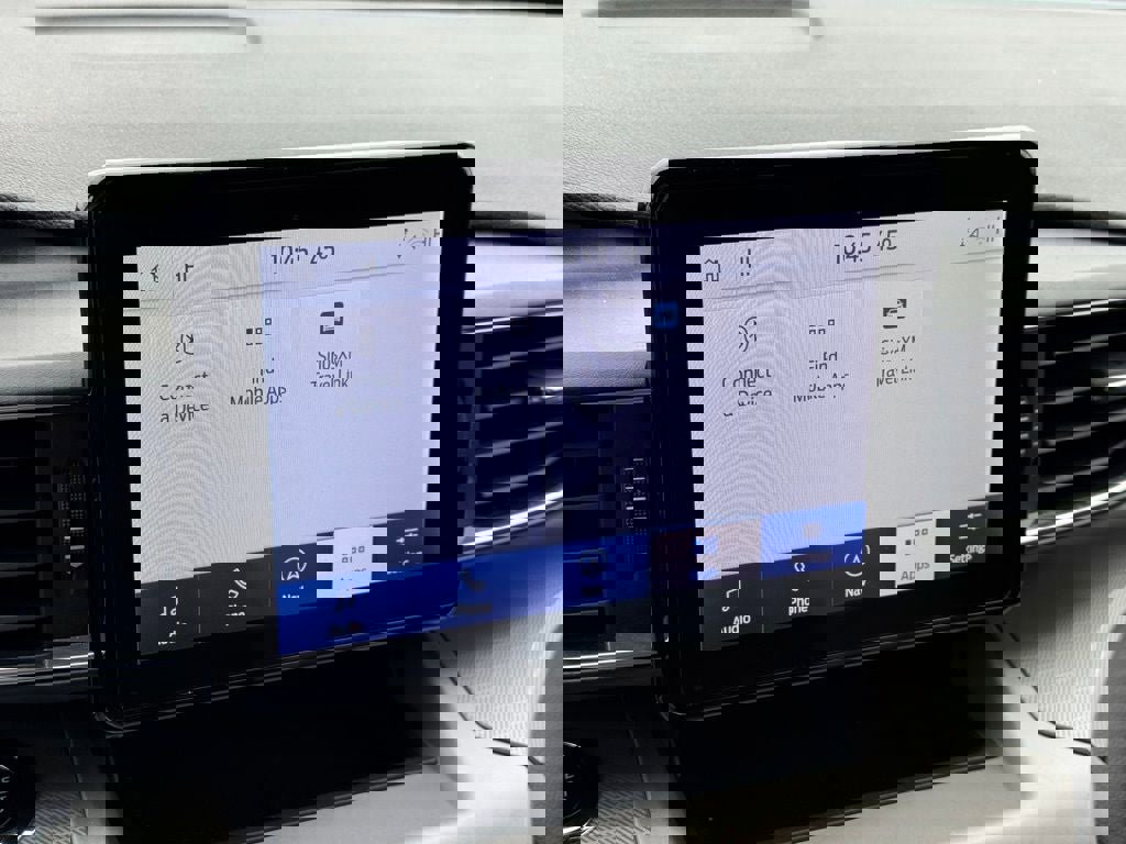 Certified 2022 Ford Explorer XLT w/ Equipment Group 202A image 32