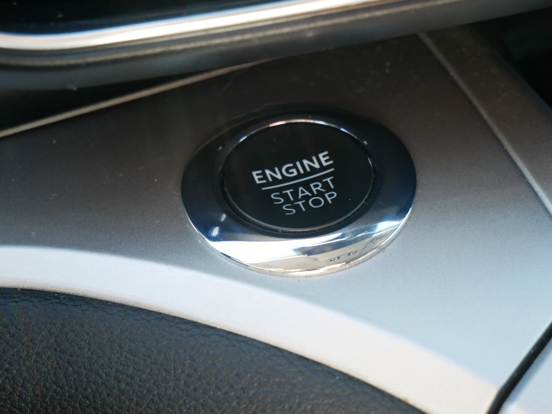 Certified 2022 Ford Explorer XLT w/ Equipment Group 202A image 30