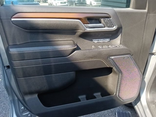 Used 2025 GMC Sierra 1500 Denali AWD/4WD image 11