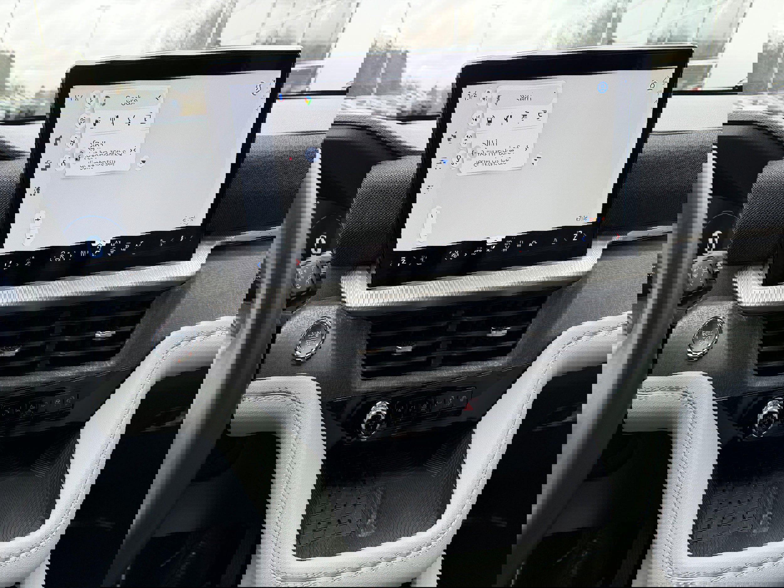 Certified 2025 Ford Explorer Platinum w/ LUX Leather Package image 30