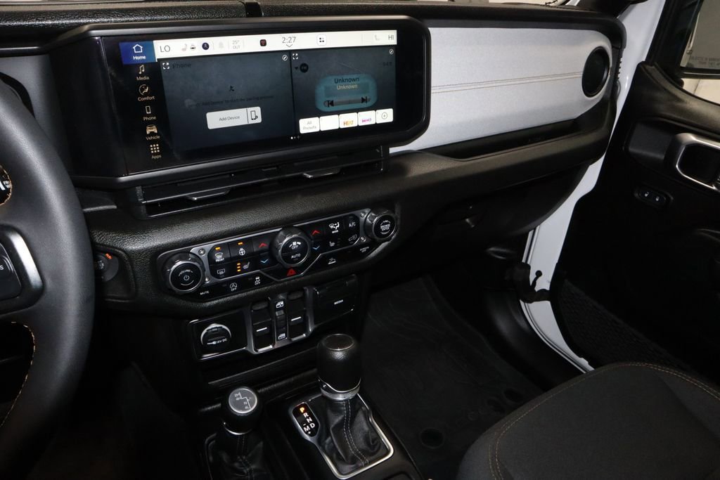 Used 2024 Jeep Wrangler Sport S image 28