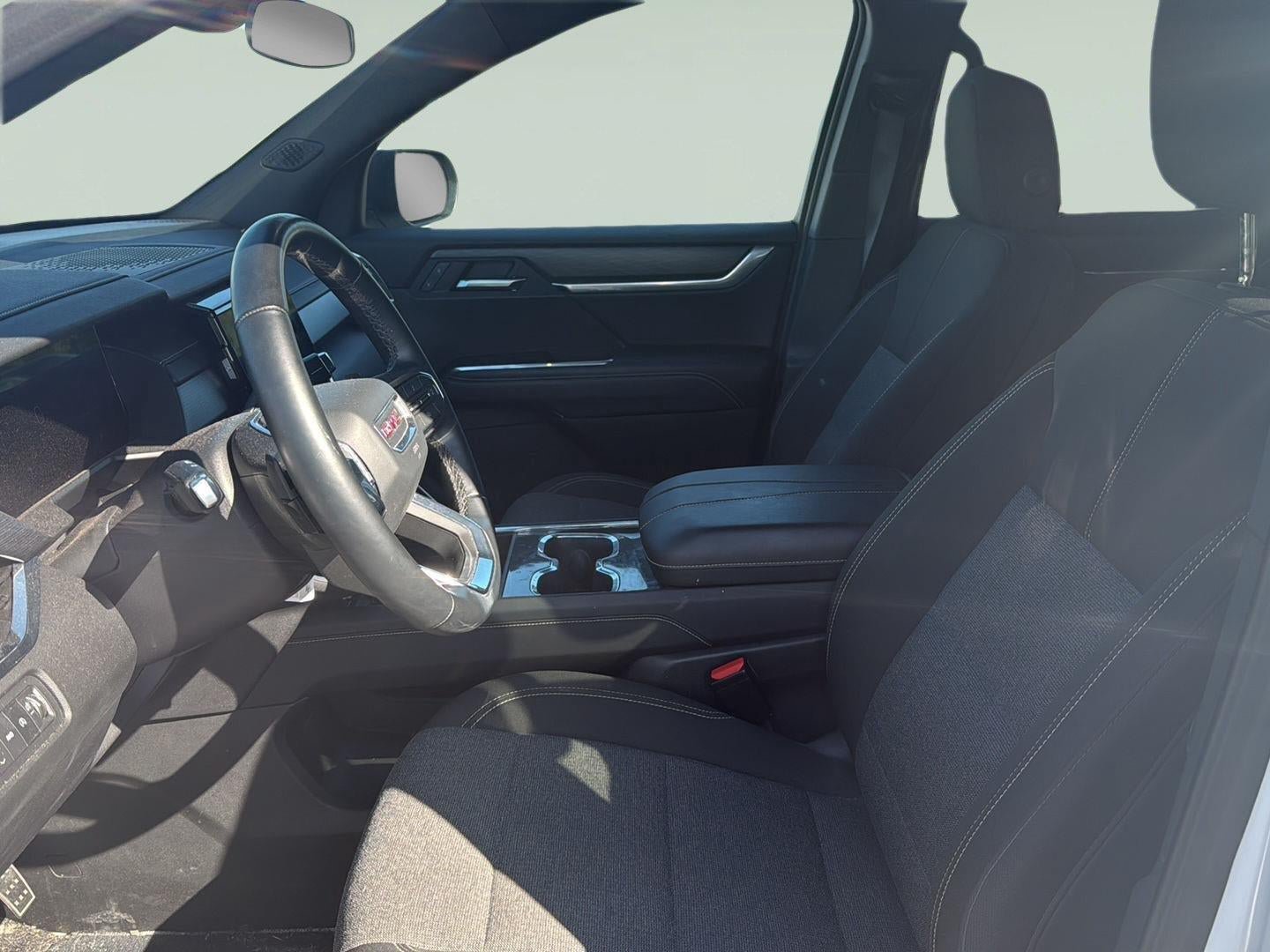 Used 2025 GMC Acadia Elevation AWD/4WD image 13