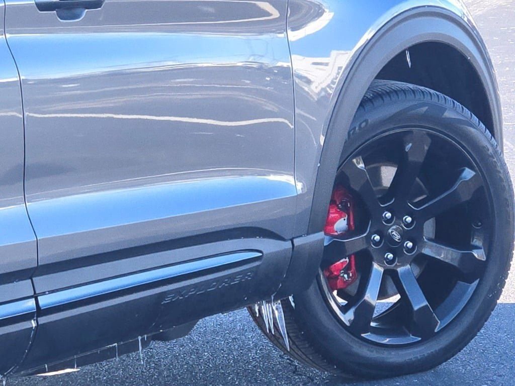 Certified 2022 Ford Explorer ST w/ Equipment Group 401A image 13