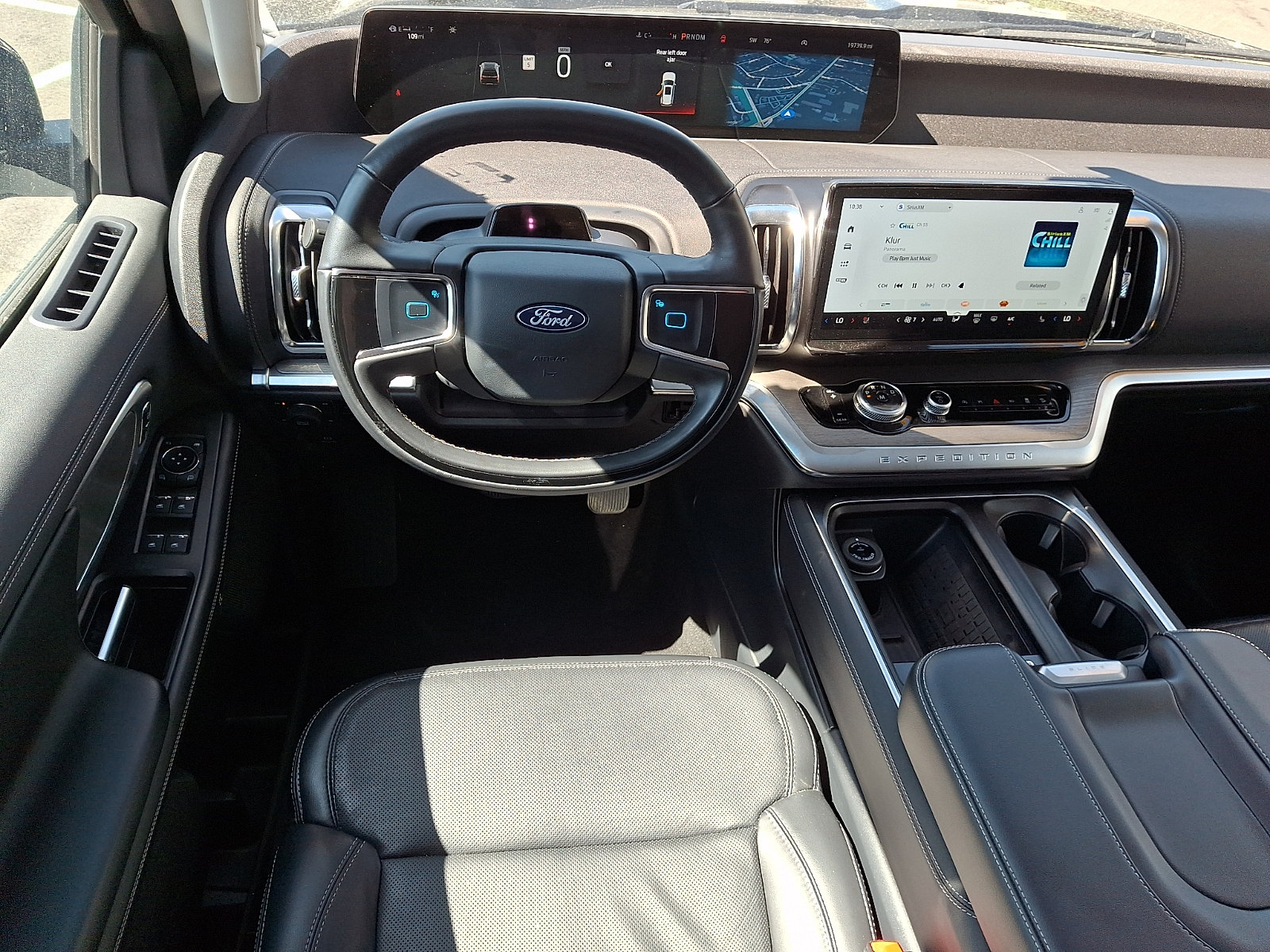 Certified 2025 Ford Expedition Platinum AWD/4WD image 13