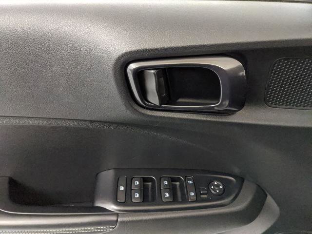 Used 2024 Hyundai Venue Limited image 15