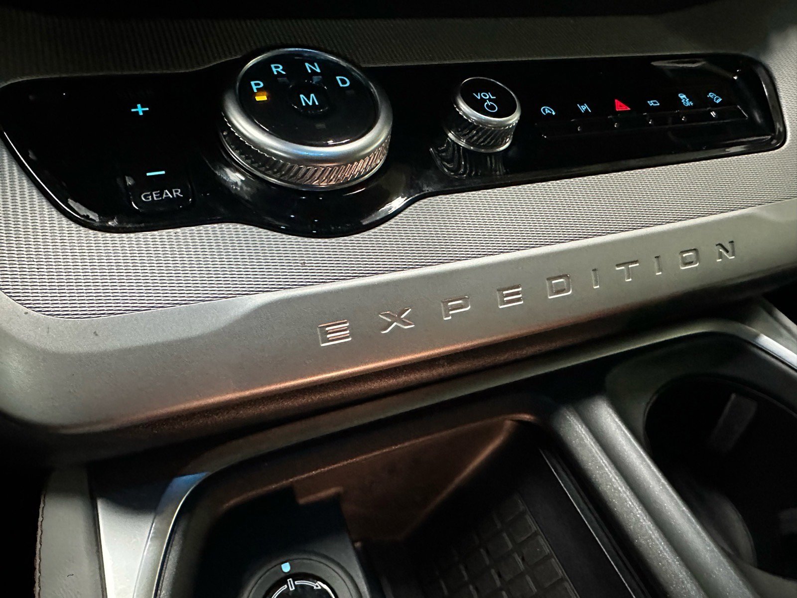 Certified 2025 Ford Expedition Active image 40