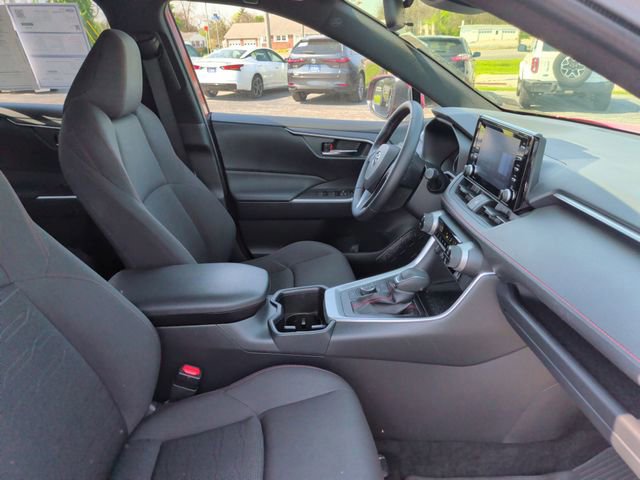 Used 2022 Toyota RAV4 SE w/ Weather & Moonroof Package AWD/4WD image 16
