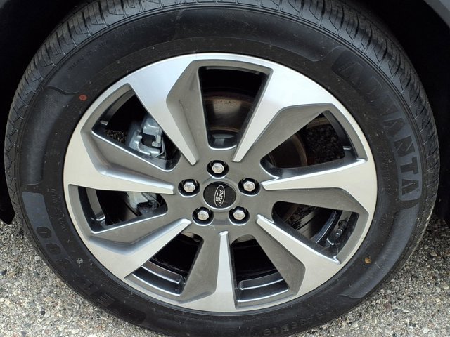 Certified 2024 Ford Escape Platinum AWD/4WD image 27