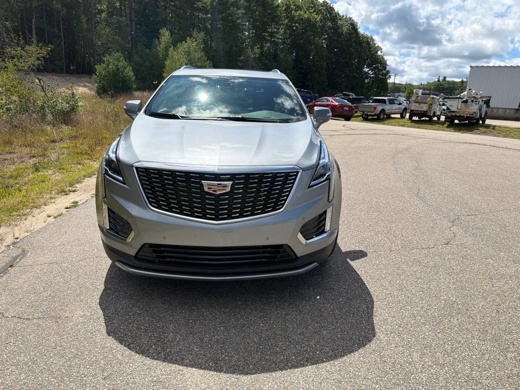 Used 2025 Cadillac XT5 Premium Luxury AWD/4WD image 2
