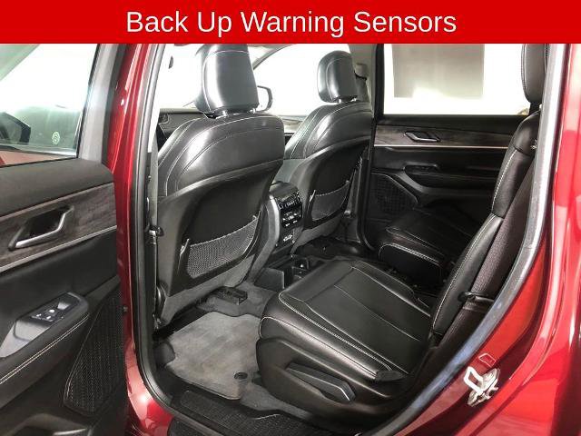 Used 2023 Jeep Grand Cherokee L Limited AWD/4WD image 12