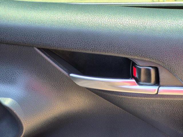 Used 2021 Toyota Camry SE w/ Convenience Package FWD image 34