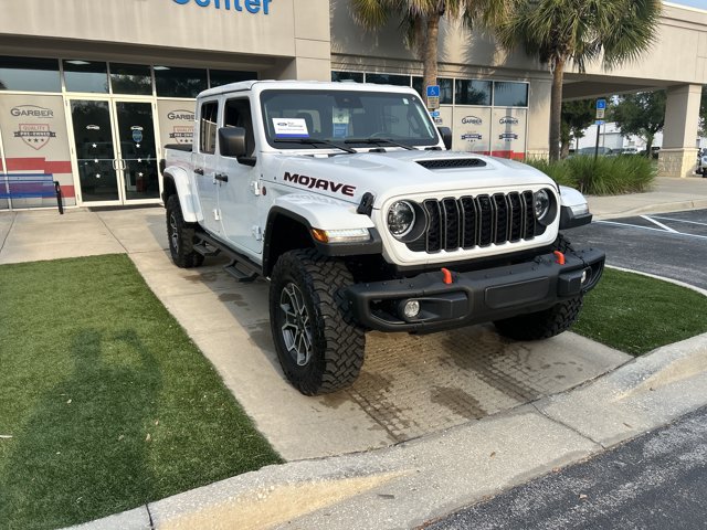 Used 2024 Jeep Gladiator Mojave AWD/4WD image 3